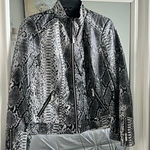 NWT!! Faux Black & White Snakeskin Leather Jacket SZ PS
